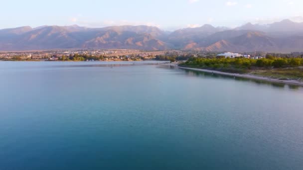 Zonsondergang Aan Kust Van Issyk Kul Lake Kirgizië — Stockvideo