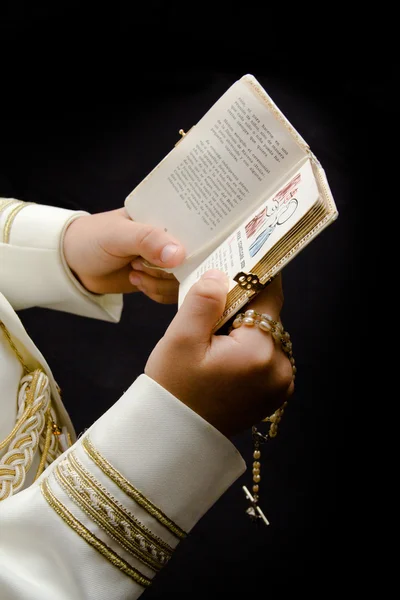 Rosario e libro di preghiere — Foto Stock