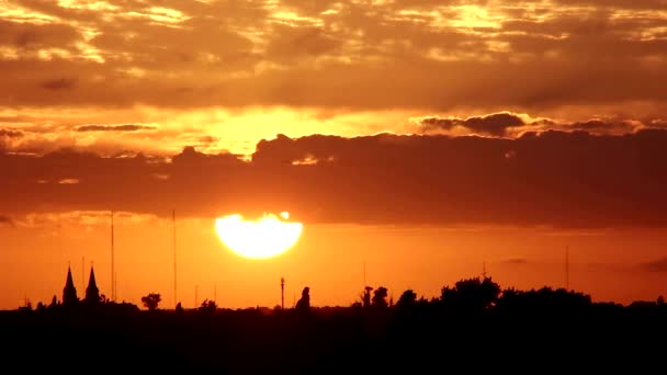 Auringonnousun aikapoikkeama — kuvapankkivideo