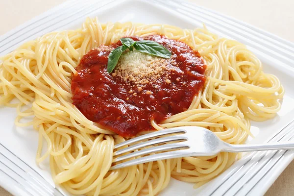 Mártással pomodoro spagetti — Stock Fotó