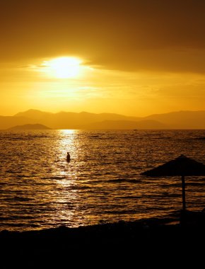 günbatımı üzerinde peloponnese