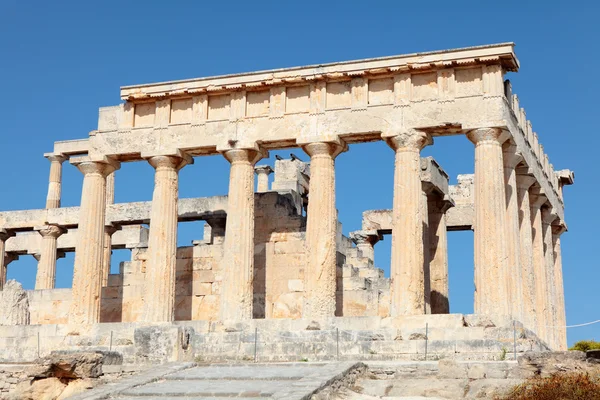 Temple of Aphaia from the path — Stock Photo, Image