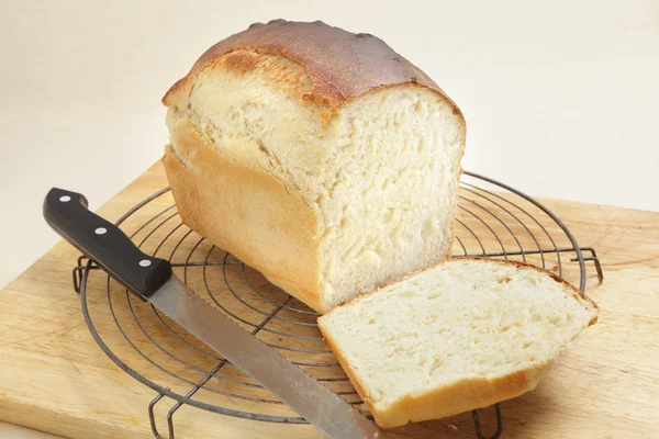 Vers zelfgemaakt brood — Stockfoto