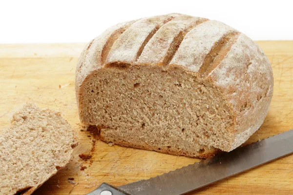 Житній хліб розрізаний відкритий — стокове фото