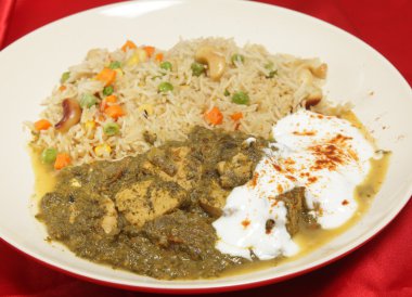 tavuk saag öğün sebze pulao