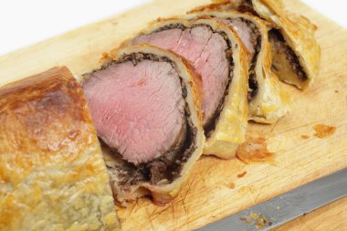 Beef wellington dilimleri