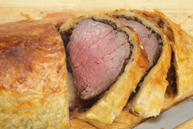 Beef wellington dilimleri tahtası