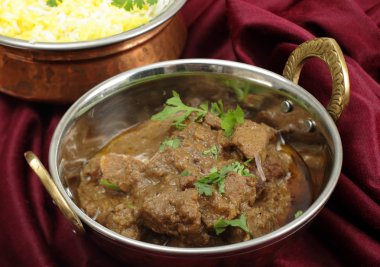 Rogan josh sığır bir balti çanak
