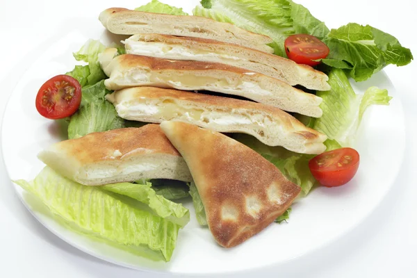Queijo fataya com salada — Fotografia de Stock