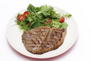 düşük carb biftek ve salata