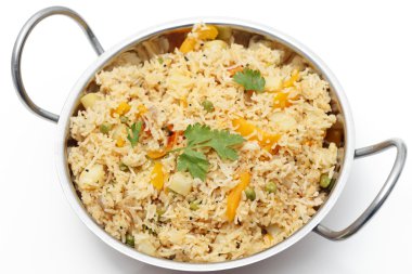 domates biryani bir kadai içinde