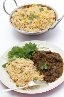 Methi kuzu yemeği domates pirinç