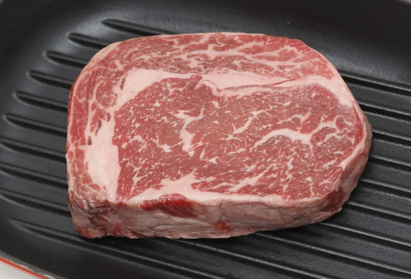 Wagwu steak in grill pan — Stockfoto