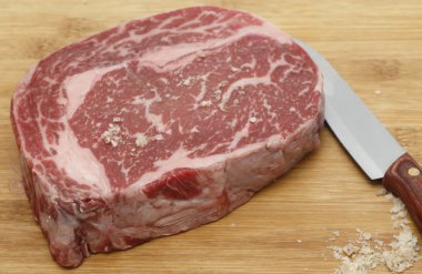 tuz ile Wagyu Dana eti baharat