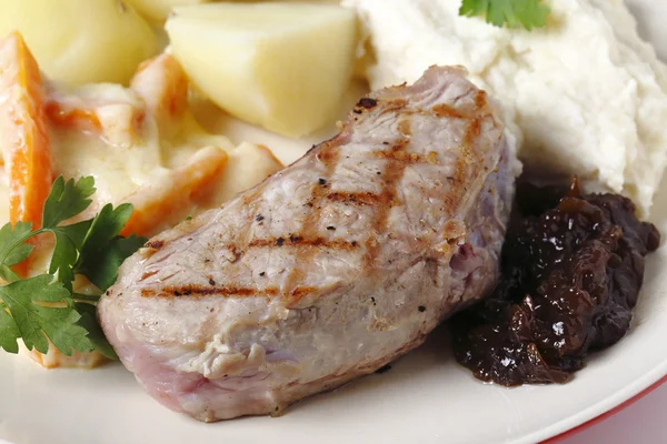 Veal steak with gourmet vegetables, — Stock Photo, Image