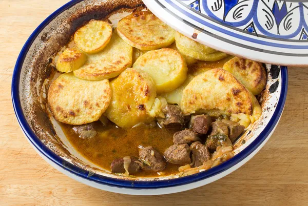 Rundvlees en zoete aardappel tagine — Stockfoto