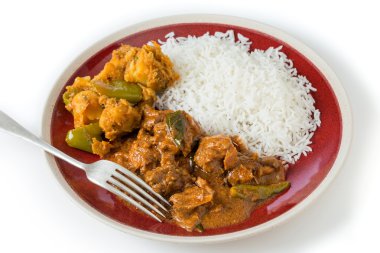 chettinadu tavuk köri pirinç ve sebze ile