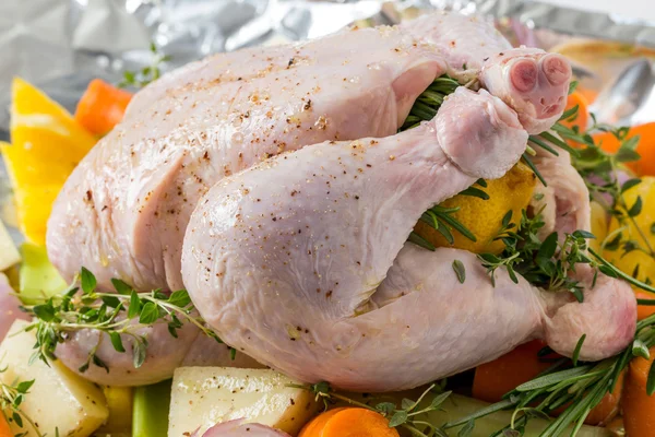 Připravené kuřecí trouby k pečení — Stock fotografie