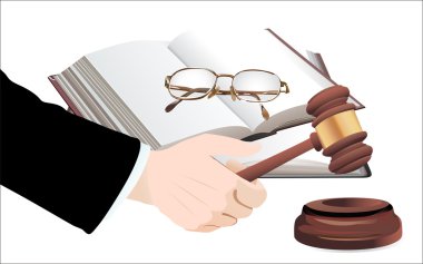 beyaz izole el ve hukuk kitaplarında tahta tokmak