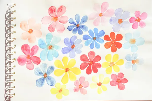 Cute Akwarelowe Kwiaty Różnych Kolorach Białym Albumie Papierowym Ręcznie Rysowane — Zdjęcie stockowe