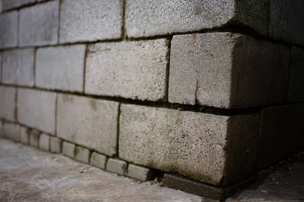 Ściana Szarego Cegły Mokrymi Szwami Perspektywa Zbliżenia — Zdjęcie stockowe