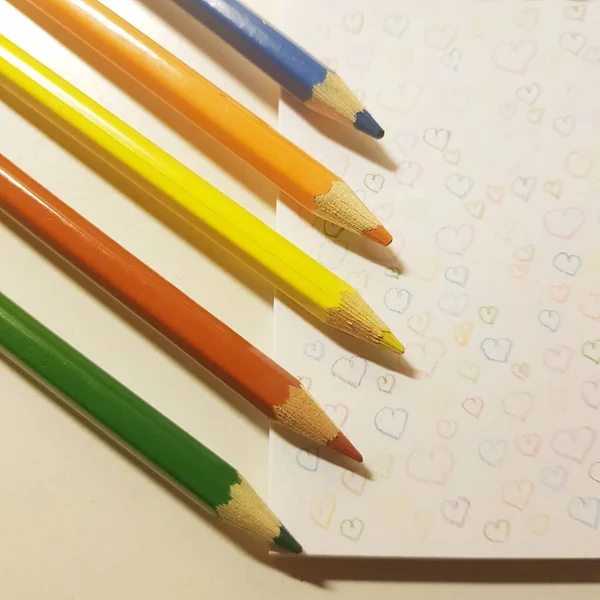 Colored Pencils White Paper Drawn Hearts — Fotografia de Stock