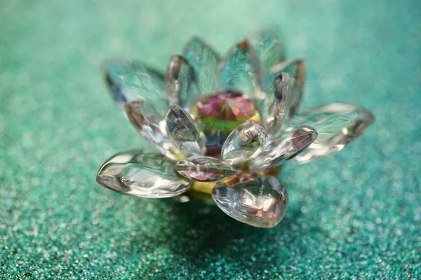 Crystal Lotus Shiny Green Surface Paradise Bud Symbol — 스톡 사진