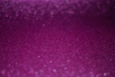 Yuvarlak kabarcıklarla odaklanmış parlak mor arkaplan