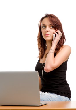 genç kadın bir cep telefonu sohbet