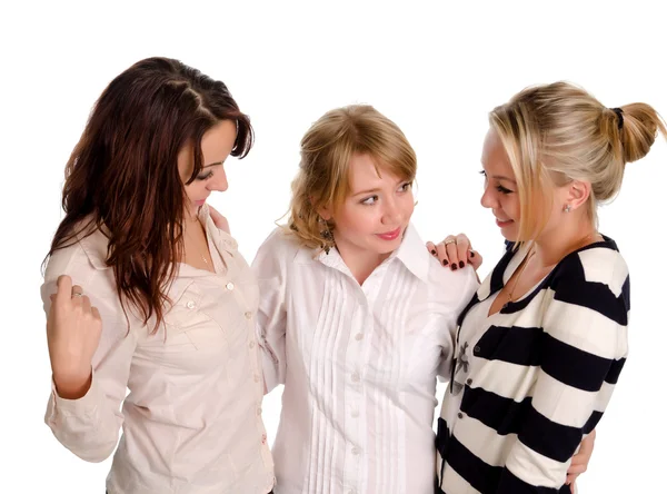 Üç genç kadın arkadaş sohbet — Stok fotoğraf