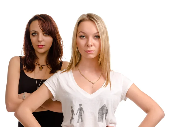 Två allvarliga ung kvinnliga vänner — Stockfoto