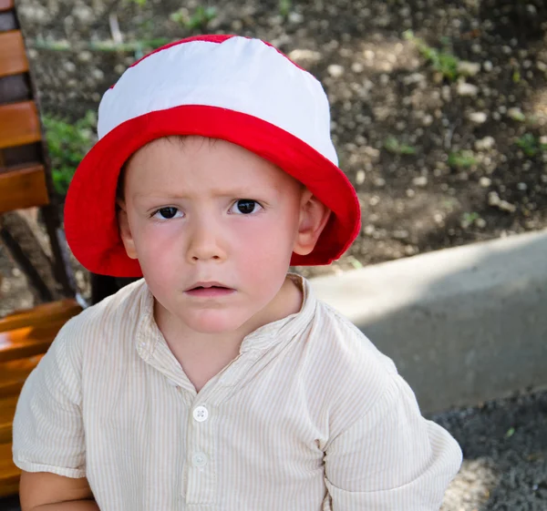 Triste petit garçon — Photo