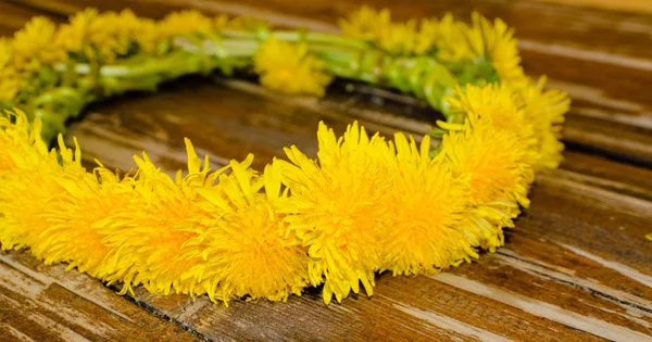 Floral garland made of yellow flowers