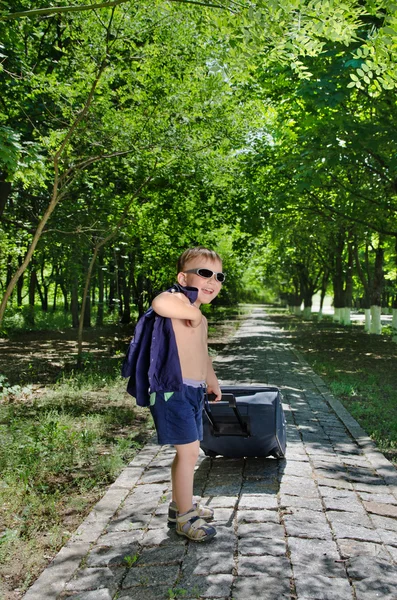 Feliz niño pequeño — Foto de Stock