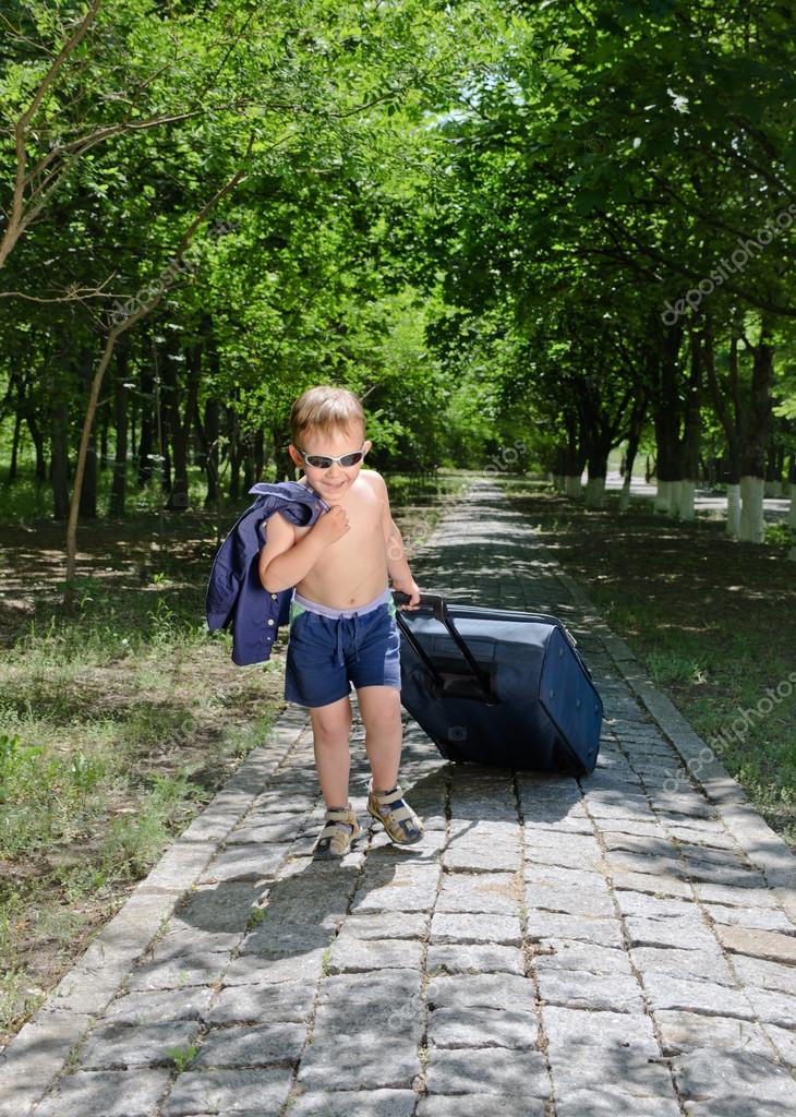 teen svlékl nahý velký péro, aby jí stříkat