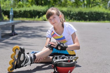 roller çürük kolu arayan skater