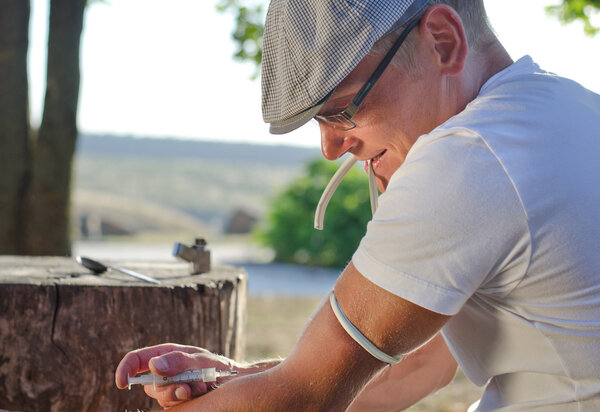 Drug user shooting up