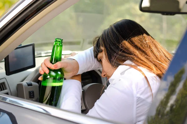 Drunk woman driver passed out in the car — Stock Photo, Image