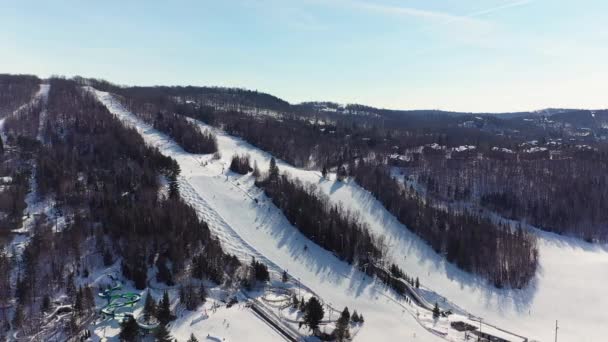 Légi Drón Video Panning Balra Mutatja Összes Gyönyörű Lejtők Sauveur — Stock videók