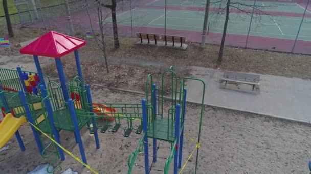 Guindaste Tiro Ângulo Alto Baixo Mostrando Parte Playground Fechado Devido — Vídeo de Stock