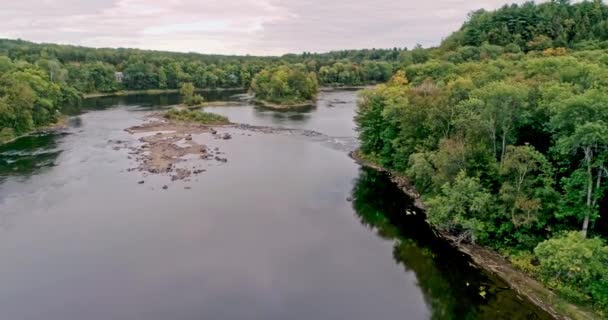 Volando Hacia Entrada Del Parque Fluvial Batisca — Vídeo de stock