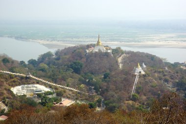 Altın tapınak sagaing Hill yakınındaki mandalay, myanmar.