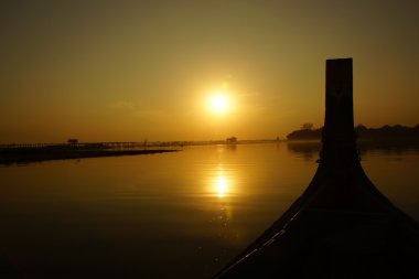 u bein Köprüsü yakınlarında mandalay, myanmar (bu amarapura batımında