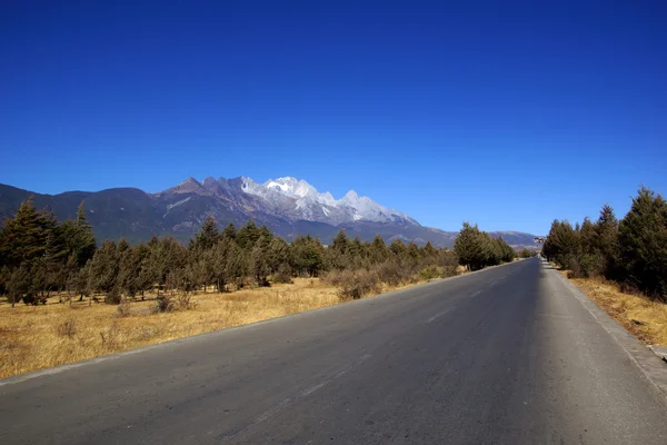 Jade dragon snow mountain, lijiang, yunnan Eyaleti, Çin — Stok fotoğraf