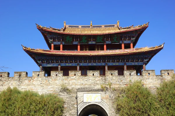 Gate and wall of Dali old city, Yunnan province, China — Stock Photo, Image