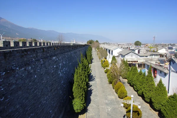 Gate and wall of Dali old city, Yunnan province, China — Stock Photo, Image