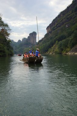 rafting Wuyishan dağlarda, Çin bambu