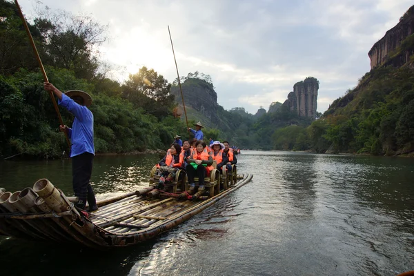 Bambus rafting în munții Wuyishan, China — Fotografie, imagine de stoc