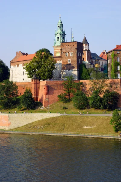 Zamek Królewski na Wawelu, na rzece Wiśle w Krakowie (Kraków), Polska — Zdjęcie stockowe