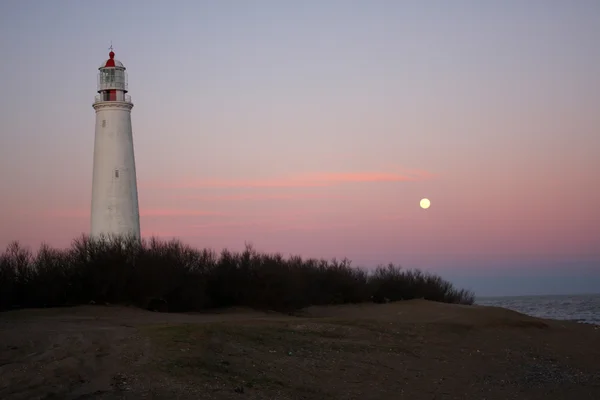 Mond und Leuchtturm, la paloma, uruguay — Stockfoto